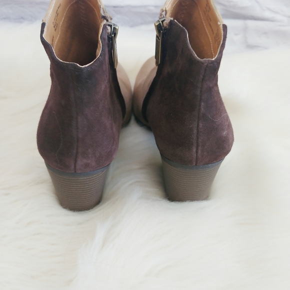 SHIPS FREE!! KENNETH COLE Reaction Color Block Ankle Booties - Picture 4 of 9